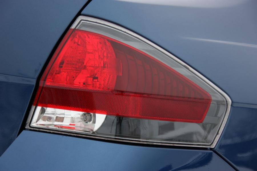  Ford Focus SES Coupe 2009 года  (фото 31 из 39)